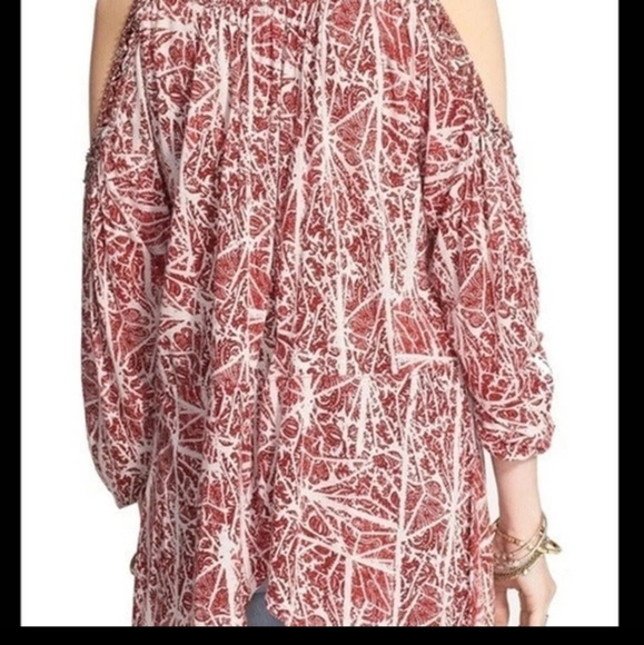 Free People "Good Morning" Beaded Cold Shoulder Red Paisley Print Top - Picture 2 of 9